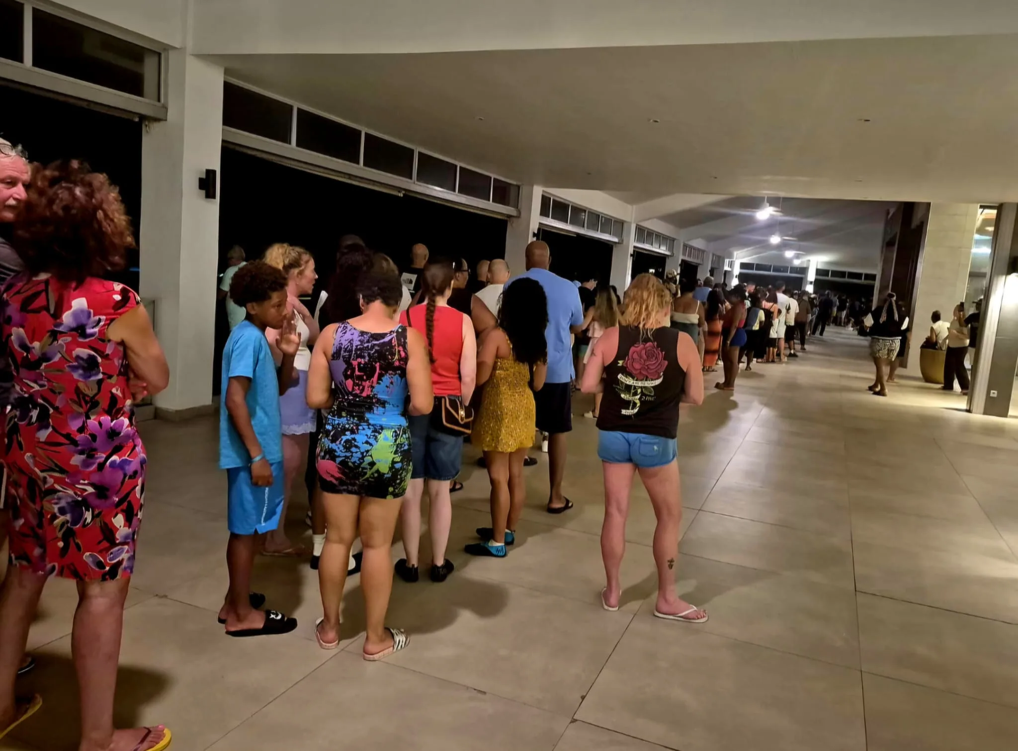 Nederlandse Ilse vast op Jamaica door orkaan Melissa: 'Het zit allemaal op slot'