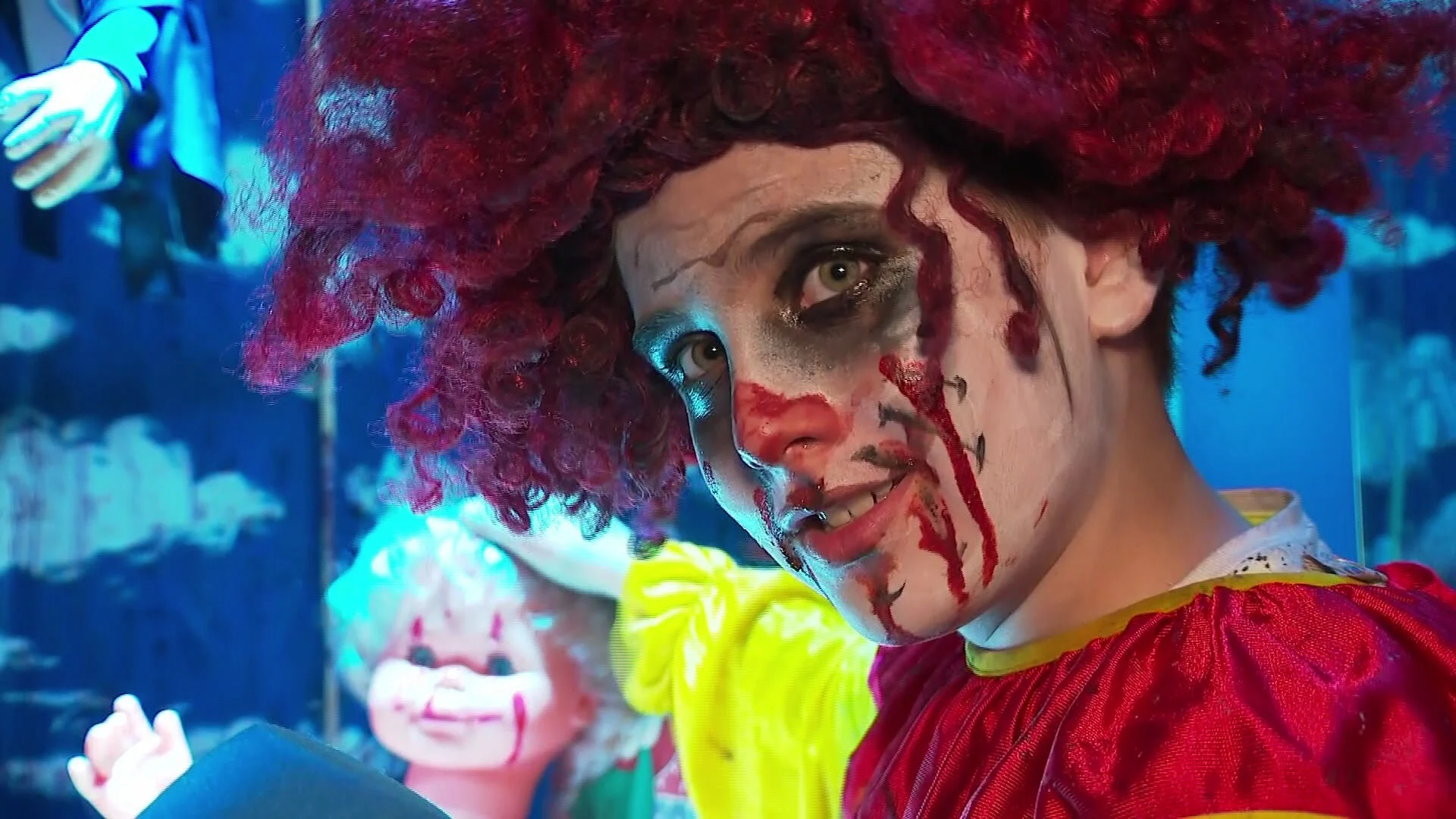 Rotterdamse leerlingen bouwen gruwelijk spookhuis om ouders de stuipen op het lijf te jagen