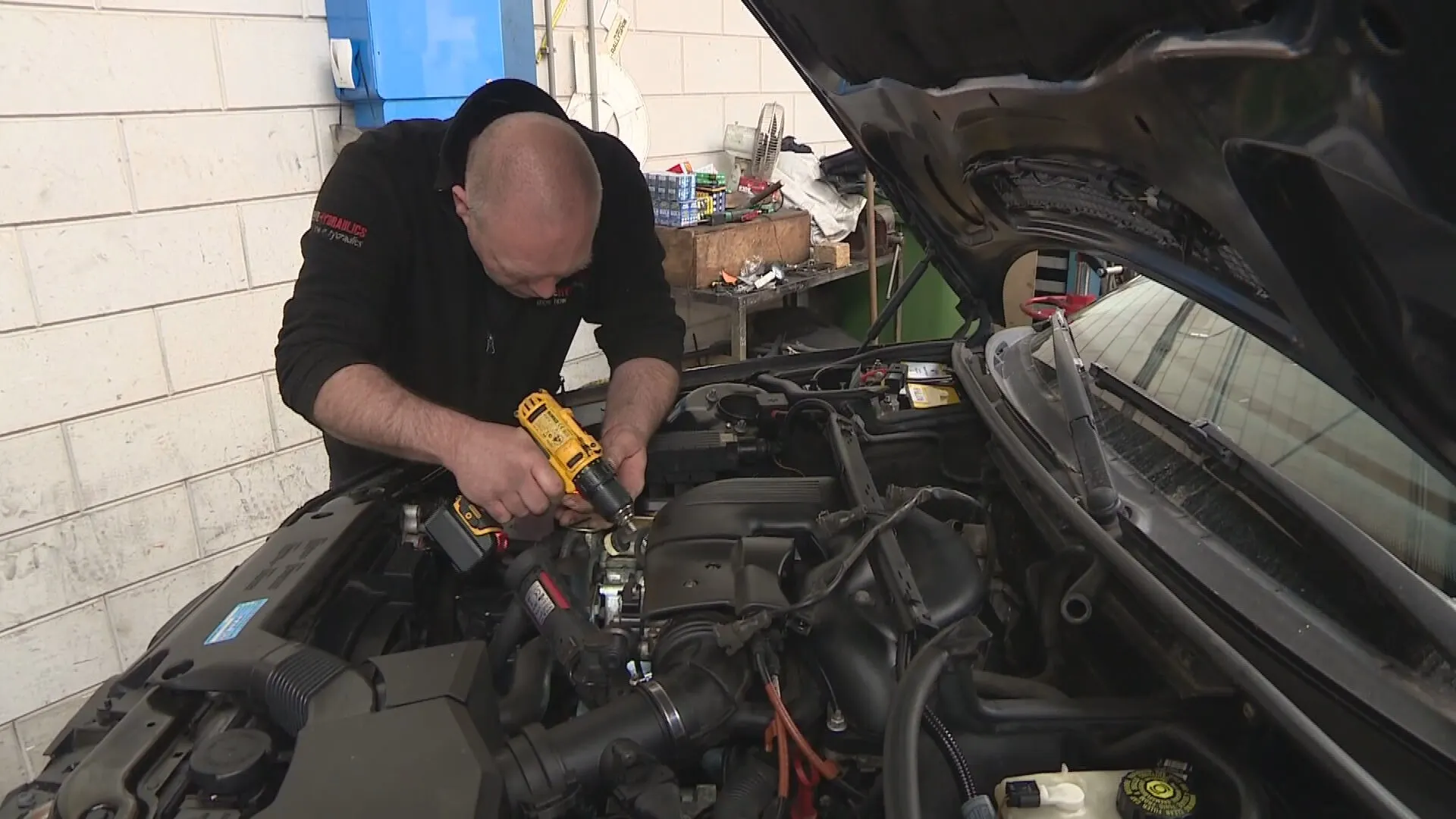 Benzineauto ombouwen voor goedkoop gas populair: wekenlange wachtlijst