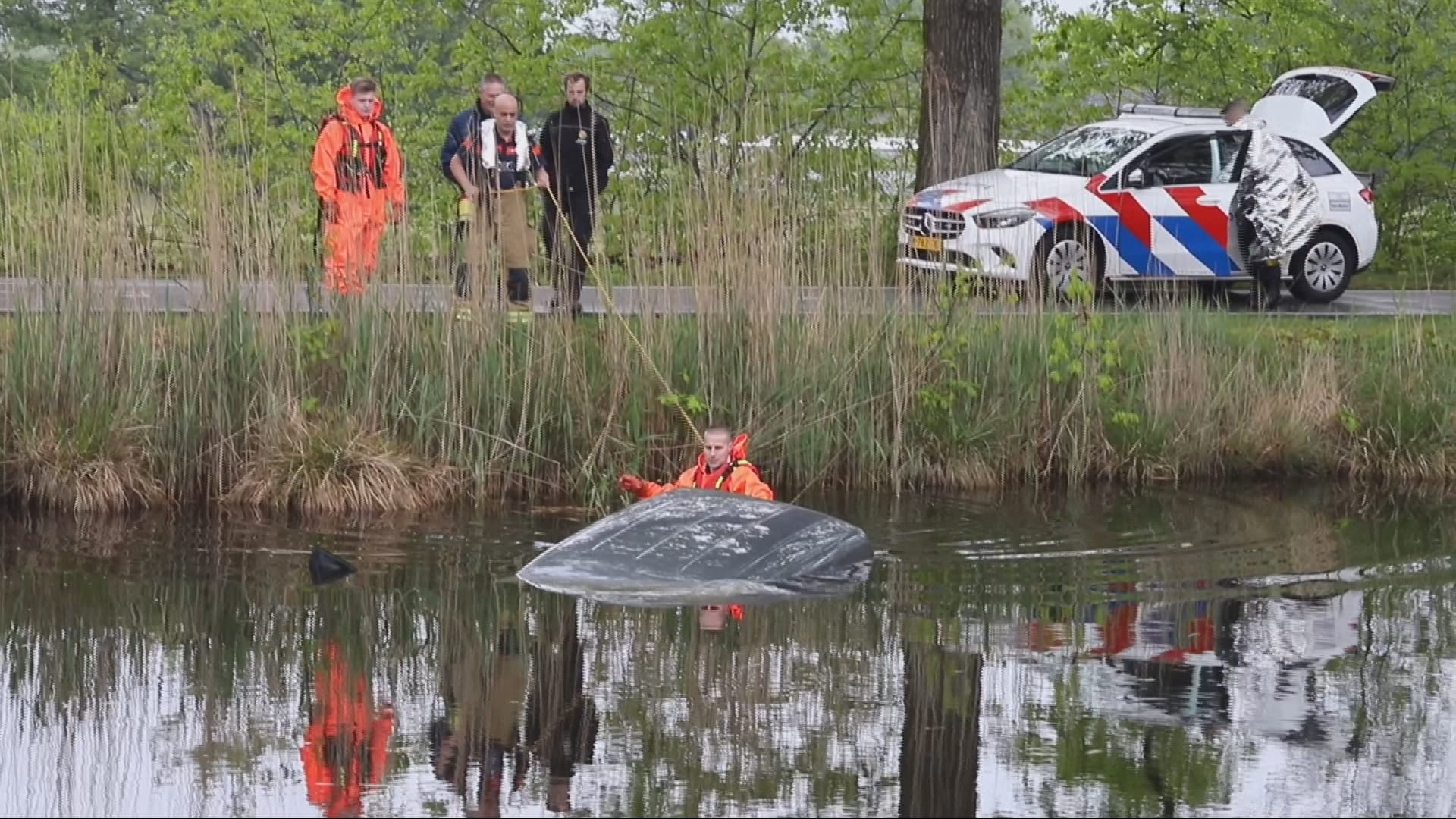 Man (30) opgepakt in zoektocht naar bestuurder van te water geraakte bestelbus
