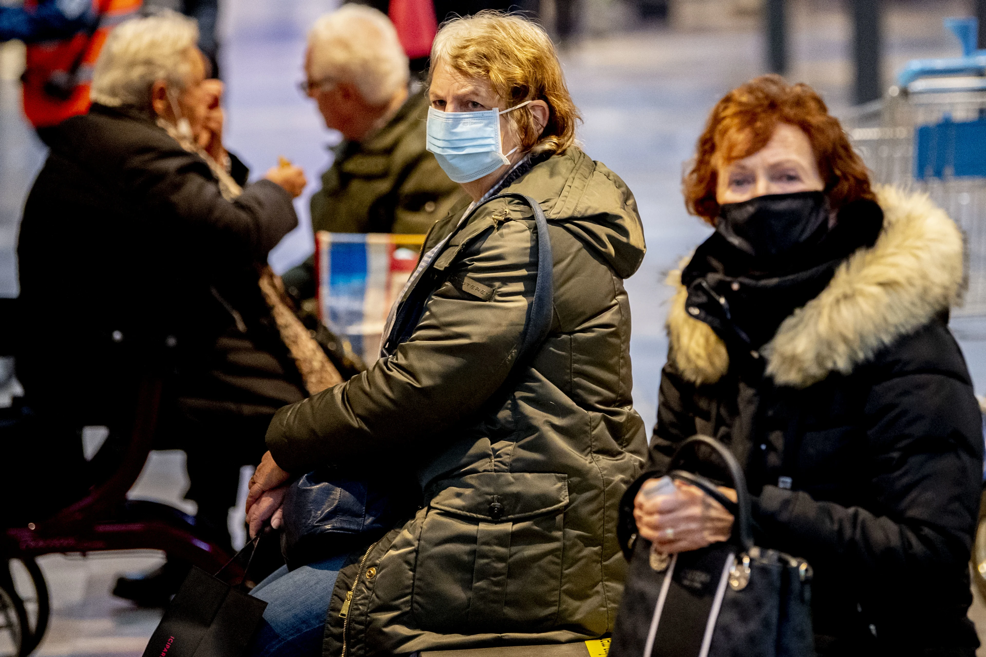 Eén op de tien Nederlanders is niet van plan zich aan de mondkapjesplicht te houden