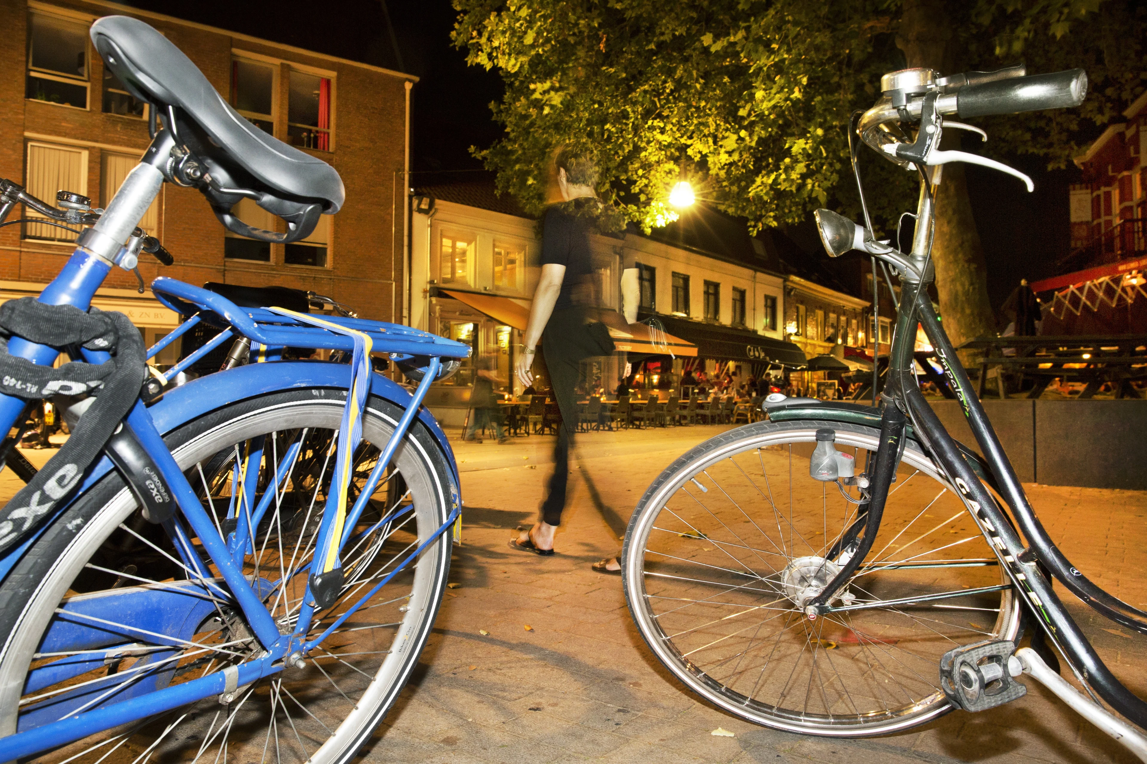 Onrustige uitgaansnacht in Tilburg: zes aanhoudingen en agent gewond