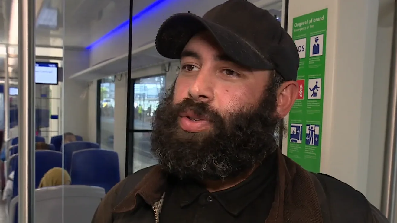 Dakloze Hadjer ontroerd door massale donaties: 'Daarmee kan ik verder in het leven'