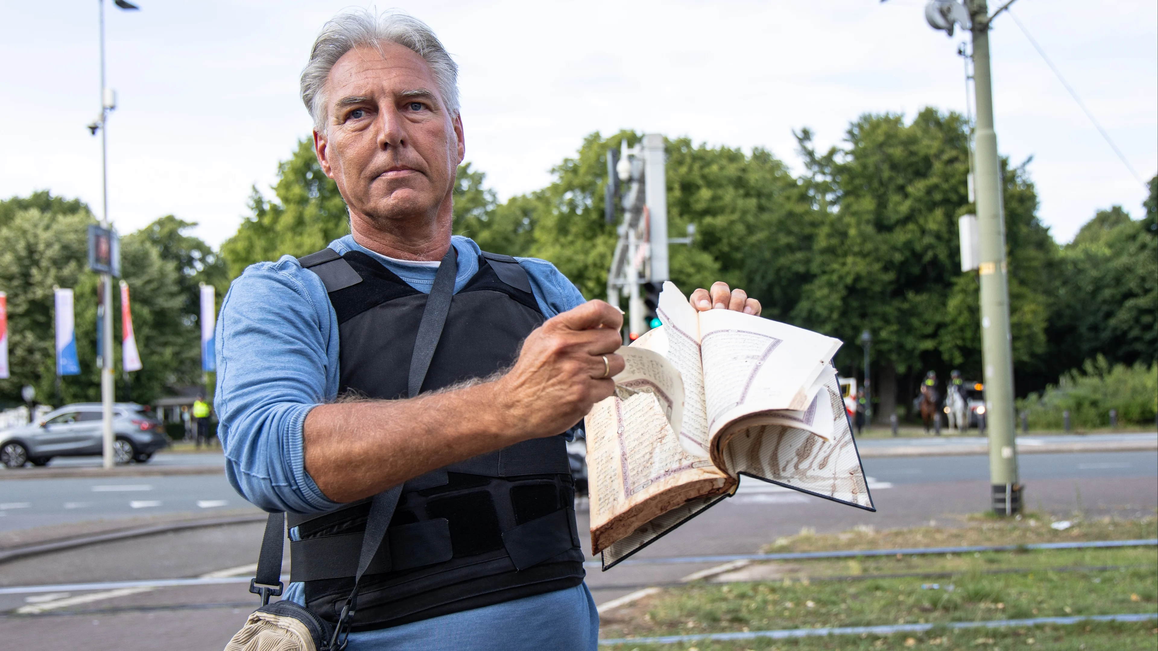 Rechter staat koranverbranding bij azc in Hoofddorp toch toe
