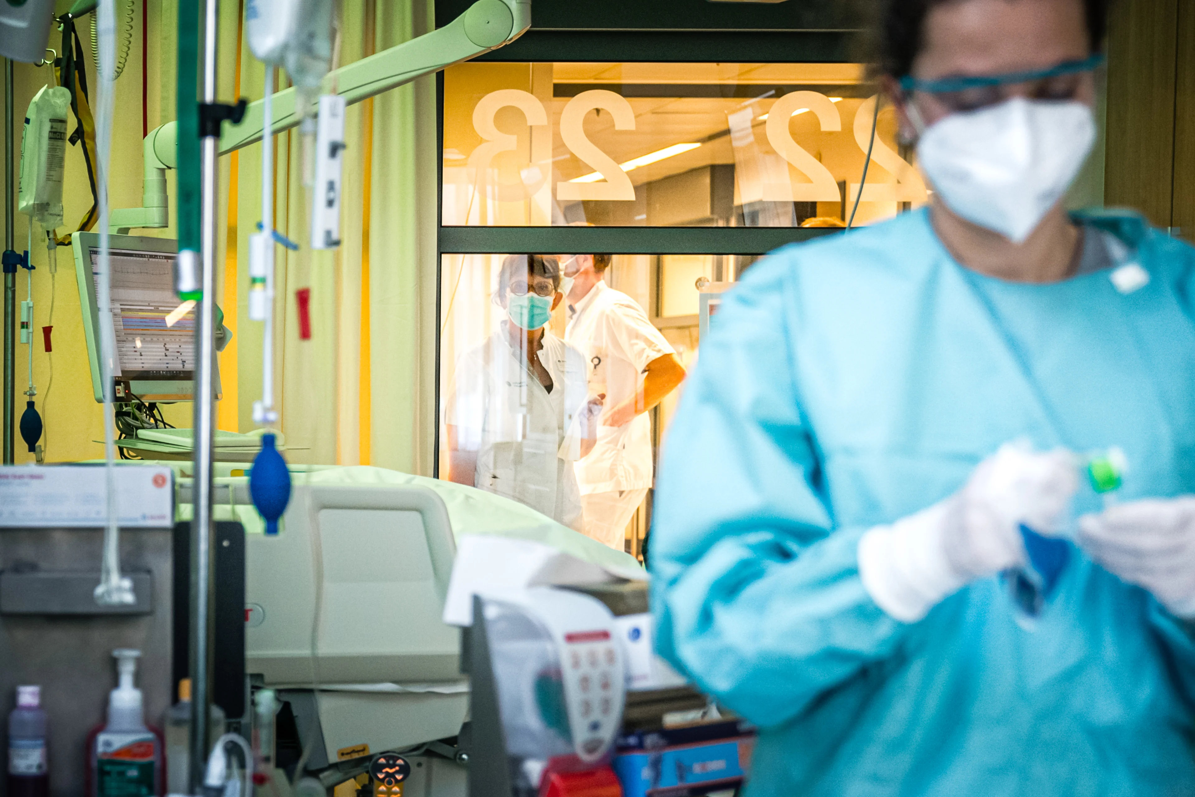 LIVEBLOG | Nog iets meer dan vierhonderd coronapatiënten in ziekenhuizen