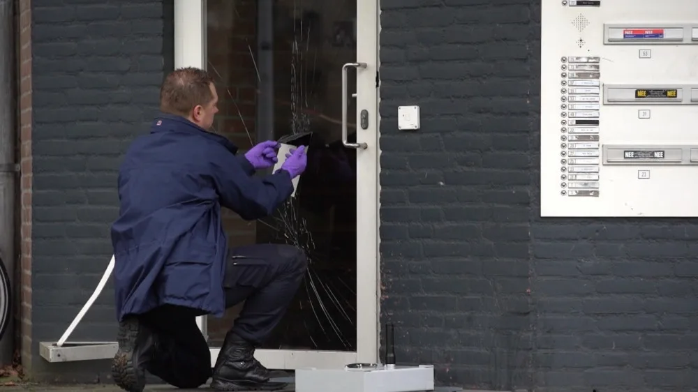 Man (25) opgepakt voor dood zwaargewonde man op straat Eindhoven