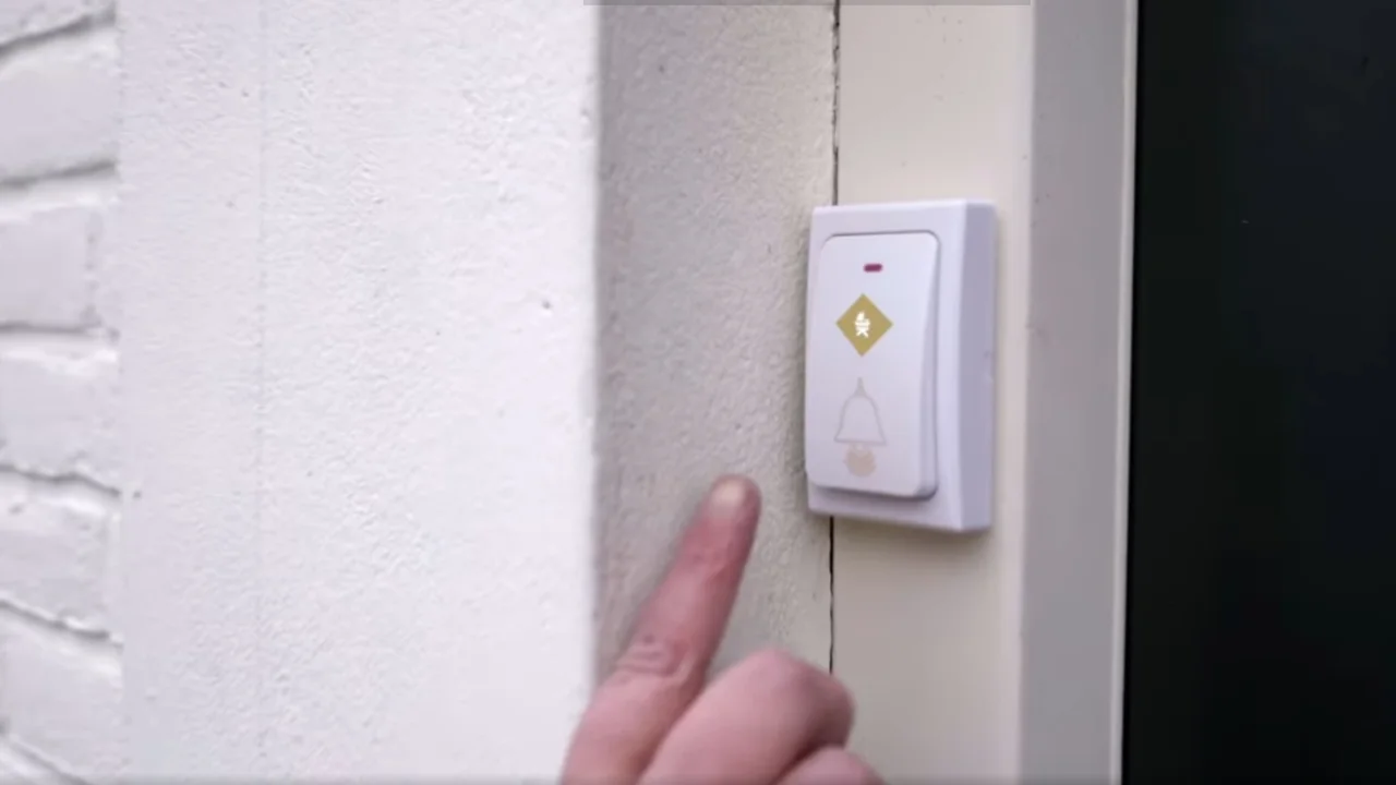 Kampen geeft honderden gratis deurbellen weg, maar inwoners denken het een 1 aprilgrap is