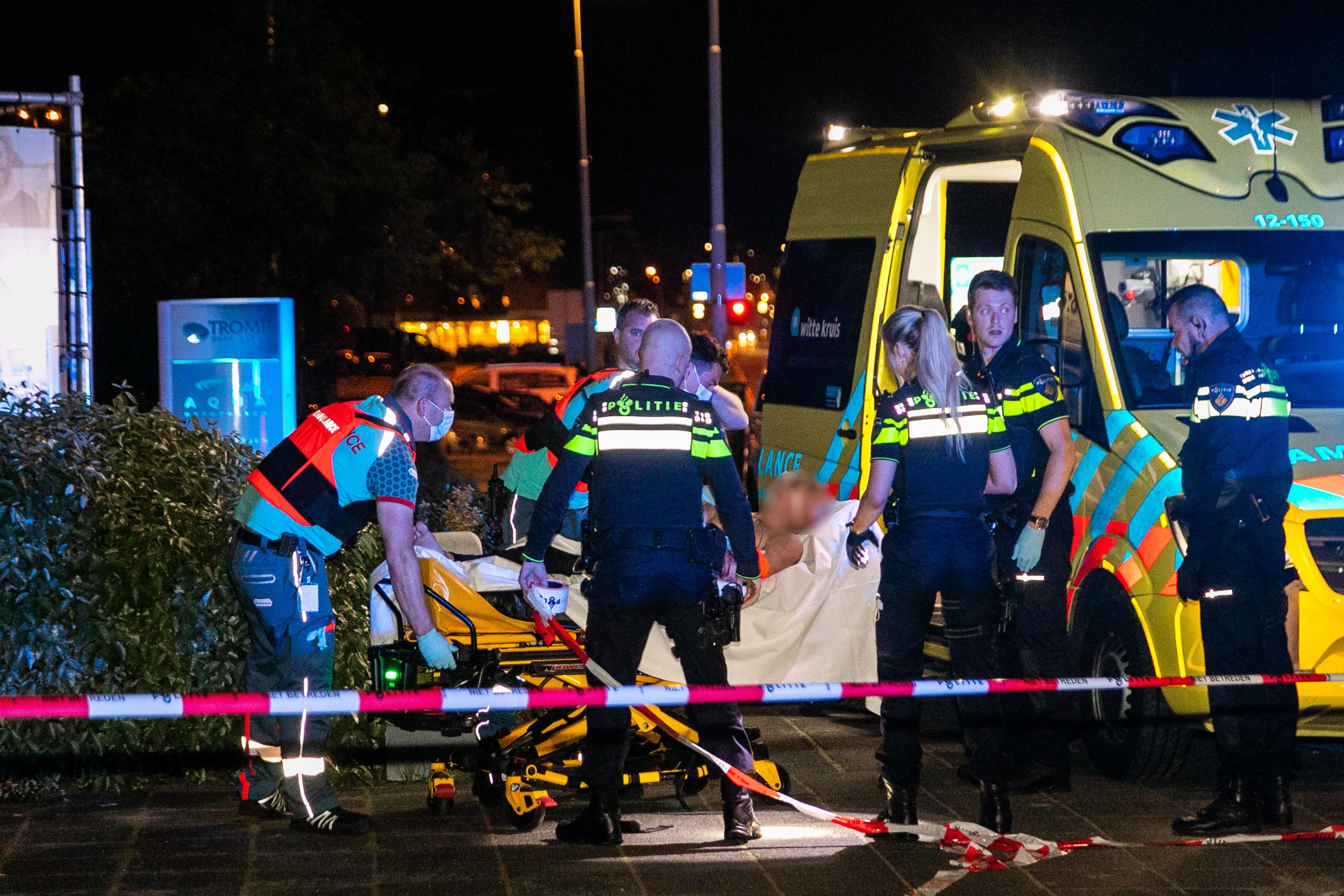 Dode en drie gewonden door steekpartij bij bezorgrestaurant in Beverwijk