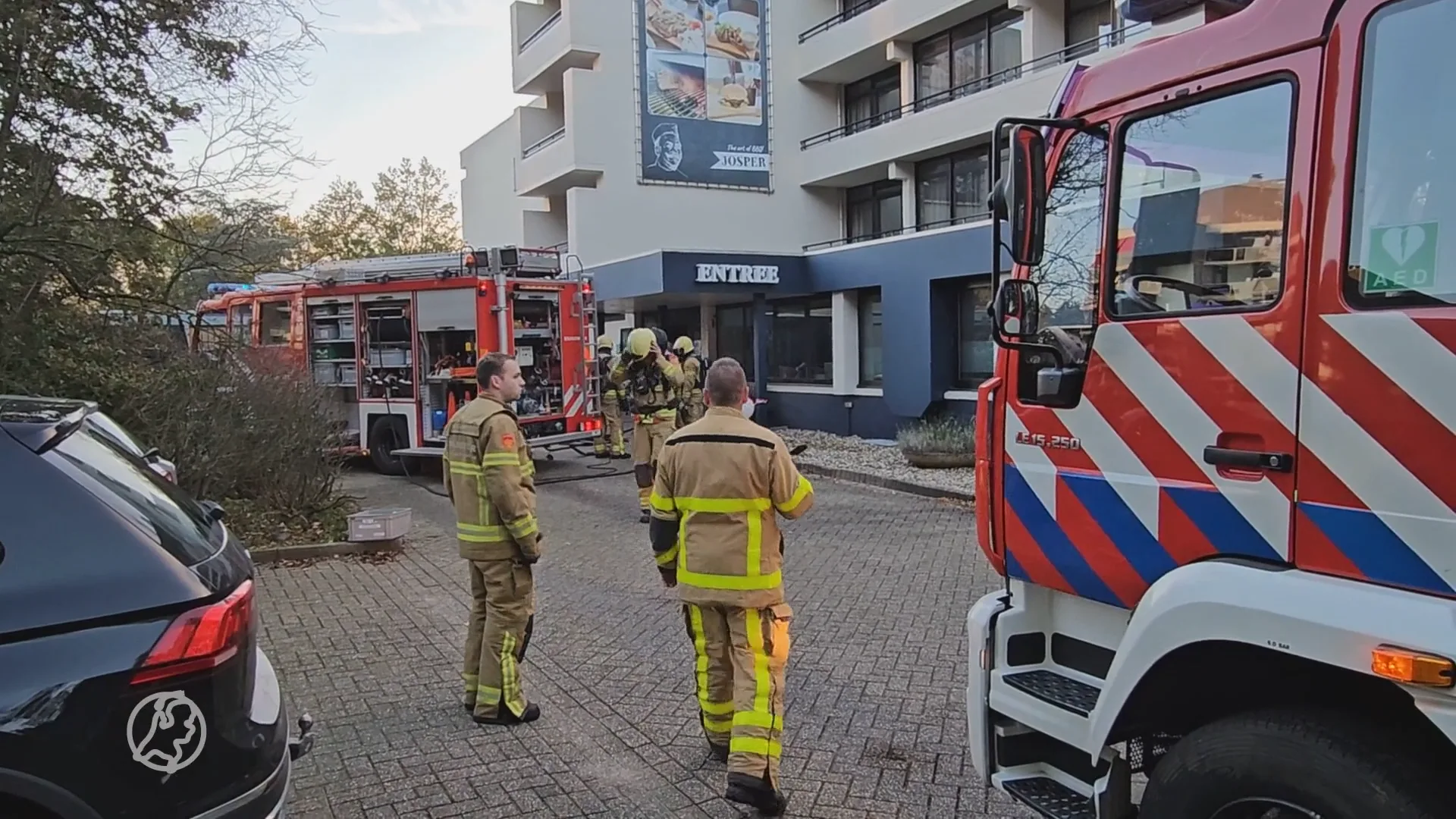 Brand door fietsaccu's: hotelgasten opgevangen in sporthal