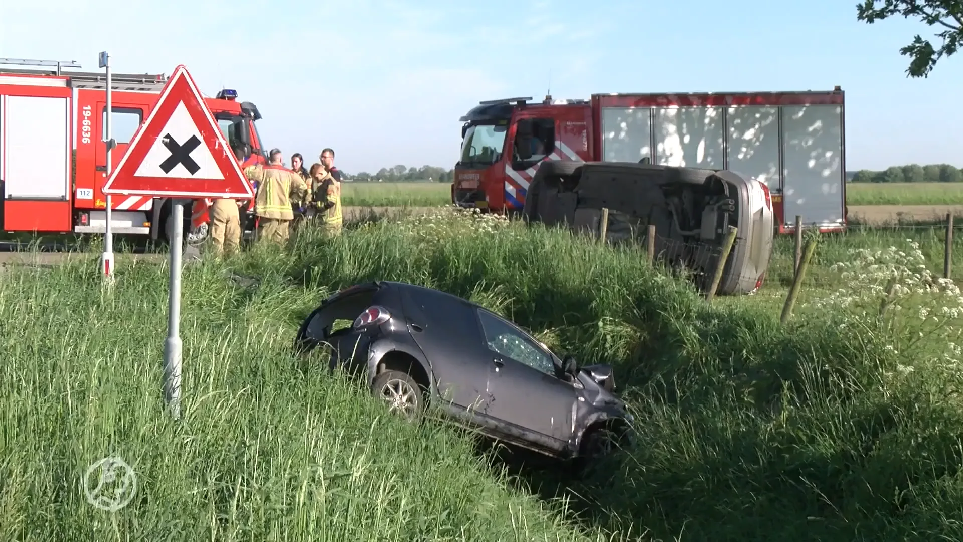Twee gewonden bij zwaar ongeluk in Axel, persoon raakt bekneld in voertuig