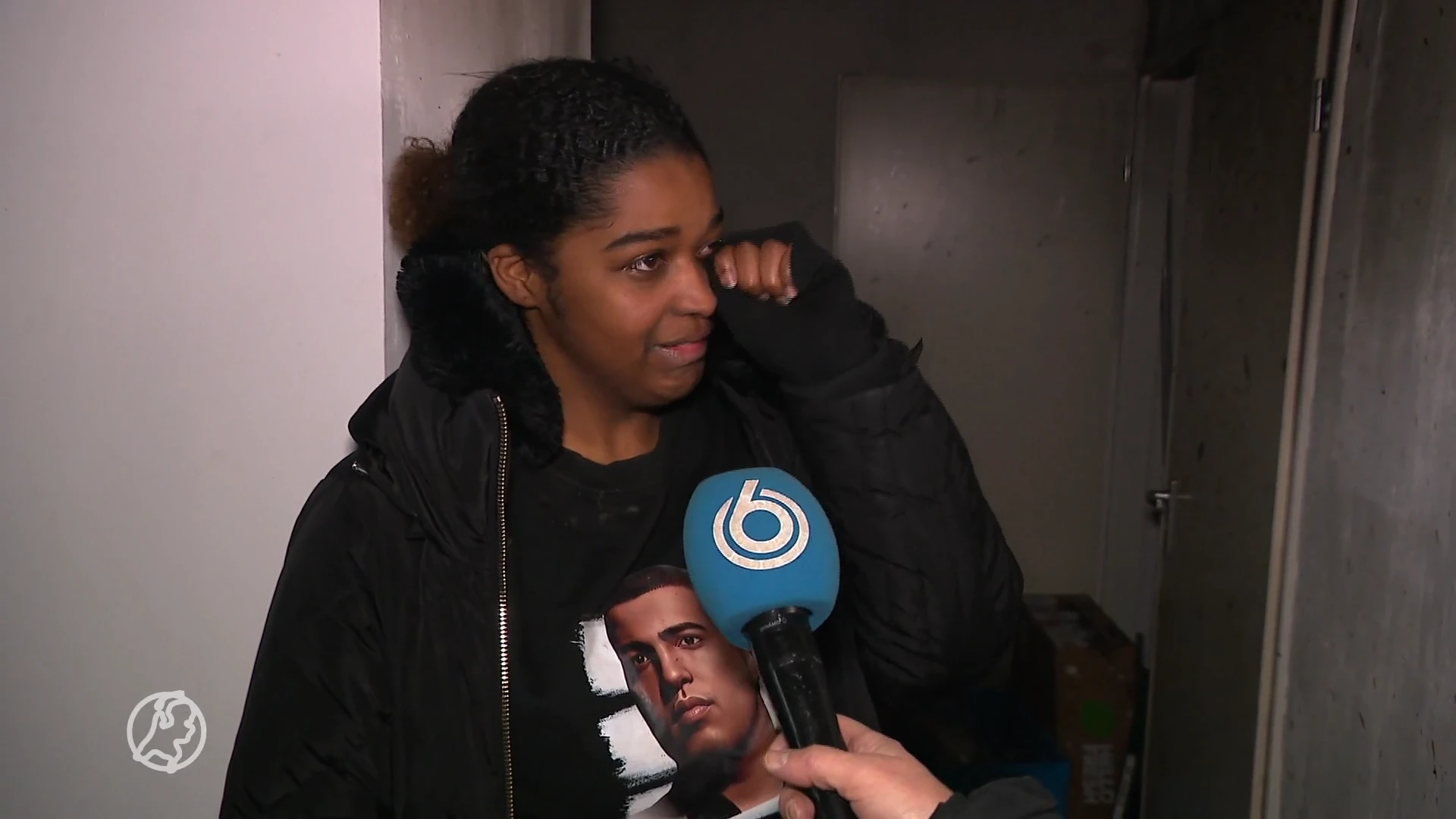 Dounia in tranen na explosie bij haar stichting: 'Ik ben ten einde raad'