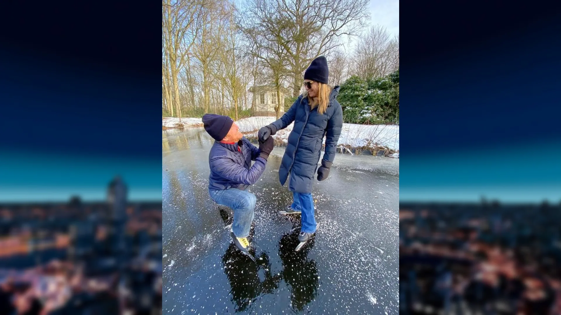 Oude tijden herleven: koning Willem-Alexander gaat weer op z'n knieën op het ijs