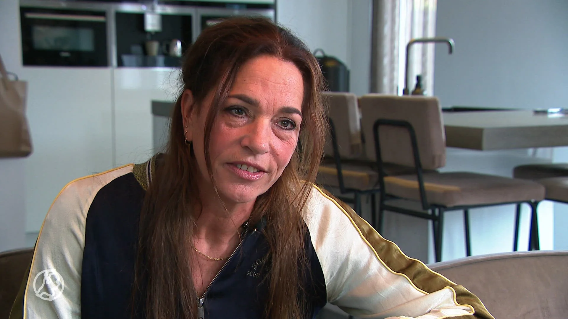 Natasja's moeder is nét weduwe en werd keihard opgelicht