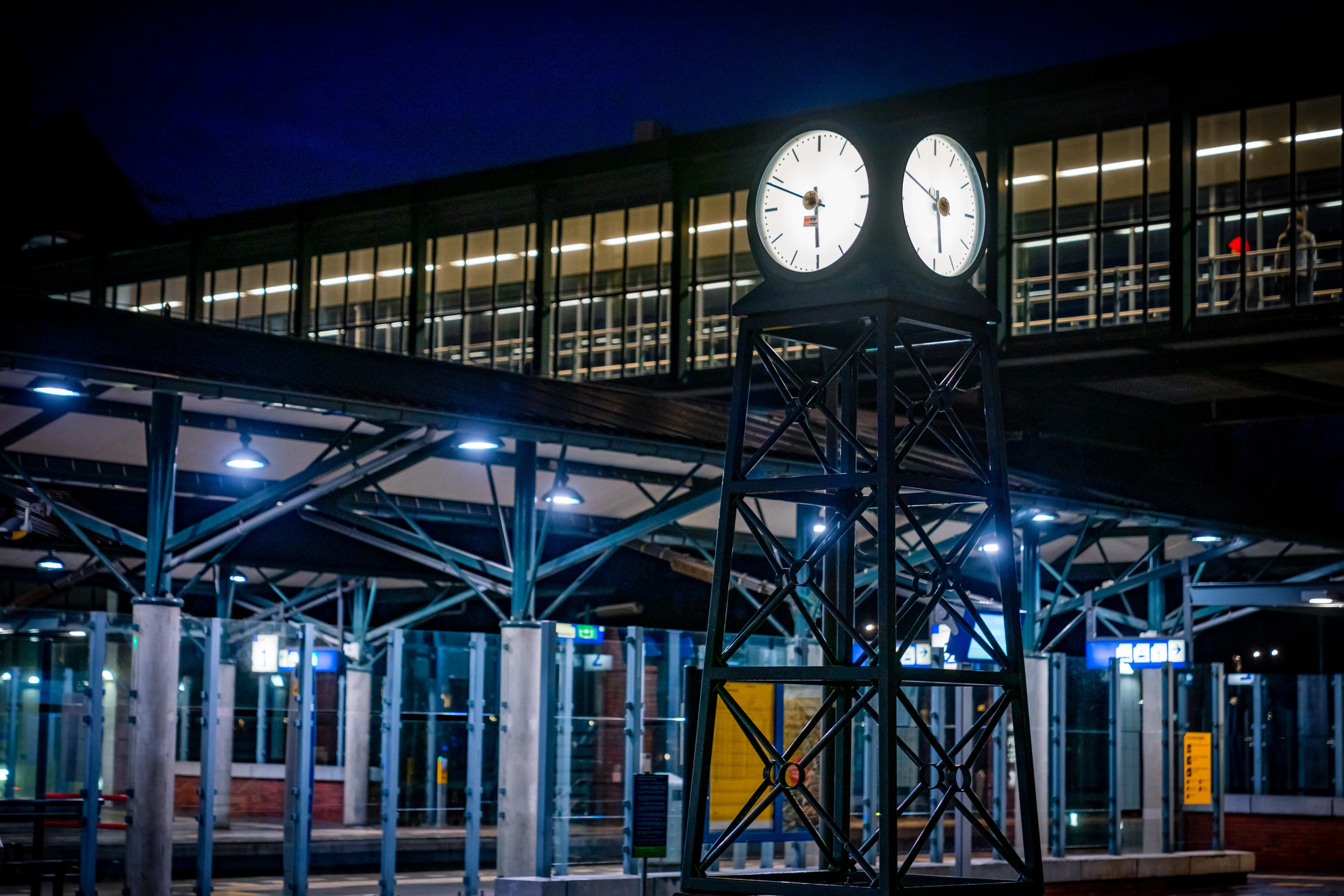 Avondklok stuit op weerstand van jongeren D66, GroenLinks en VVD