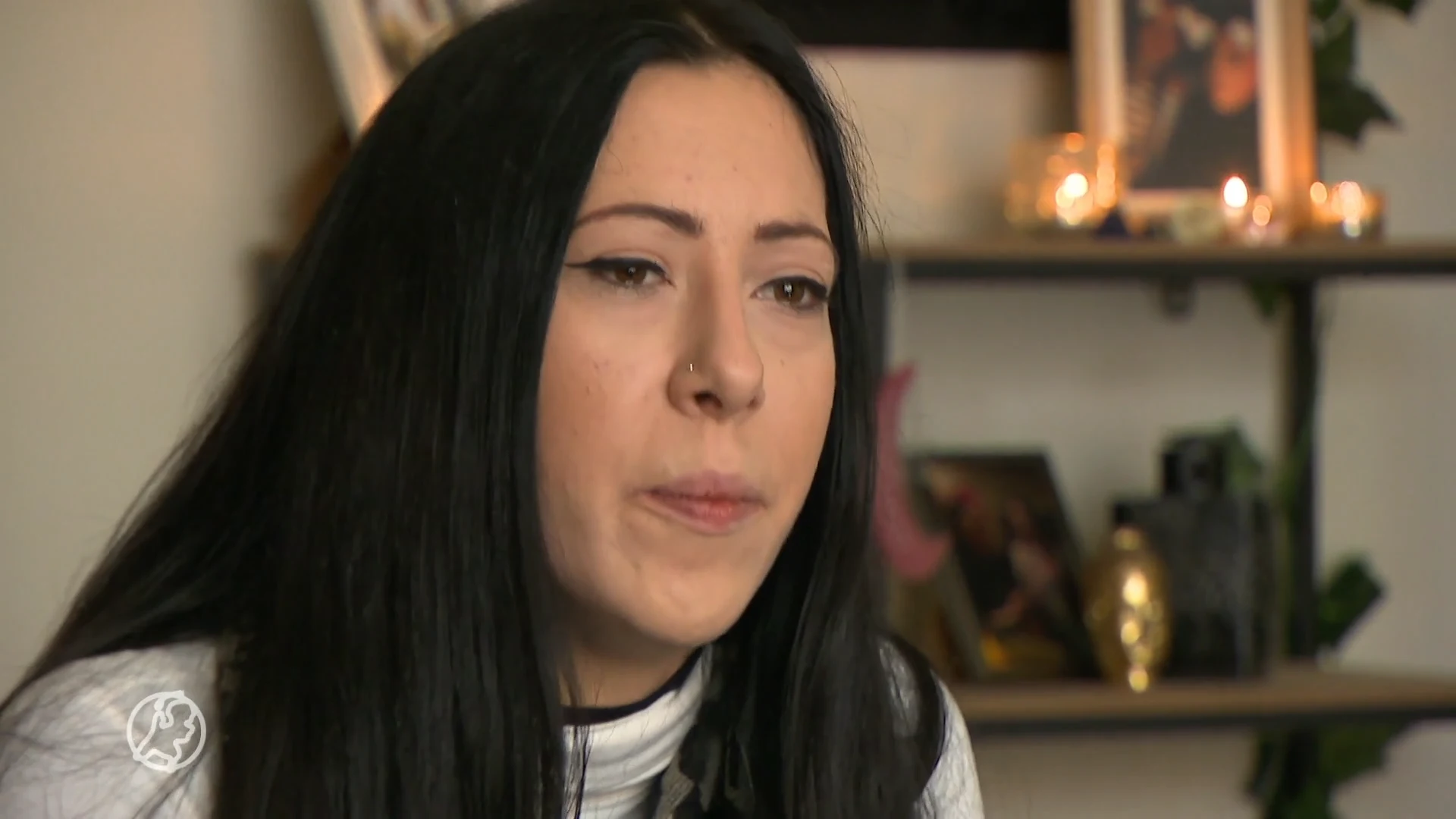 Emotionele en zware dag voor familie en vriendinnen vermoorde Chantal de Vries (27)