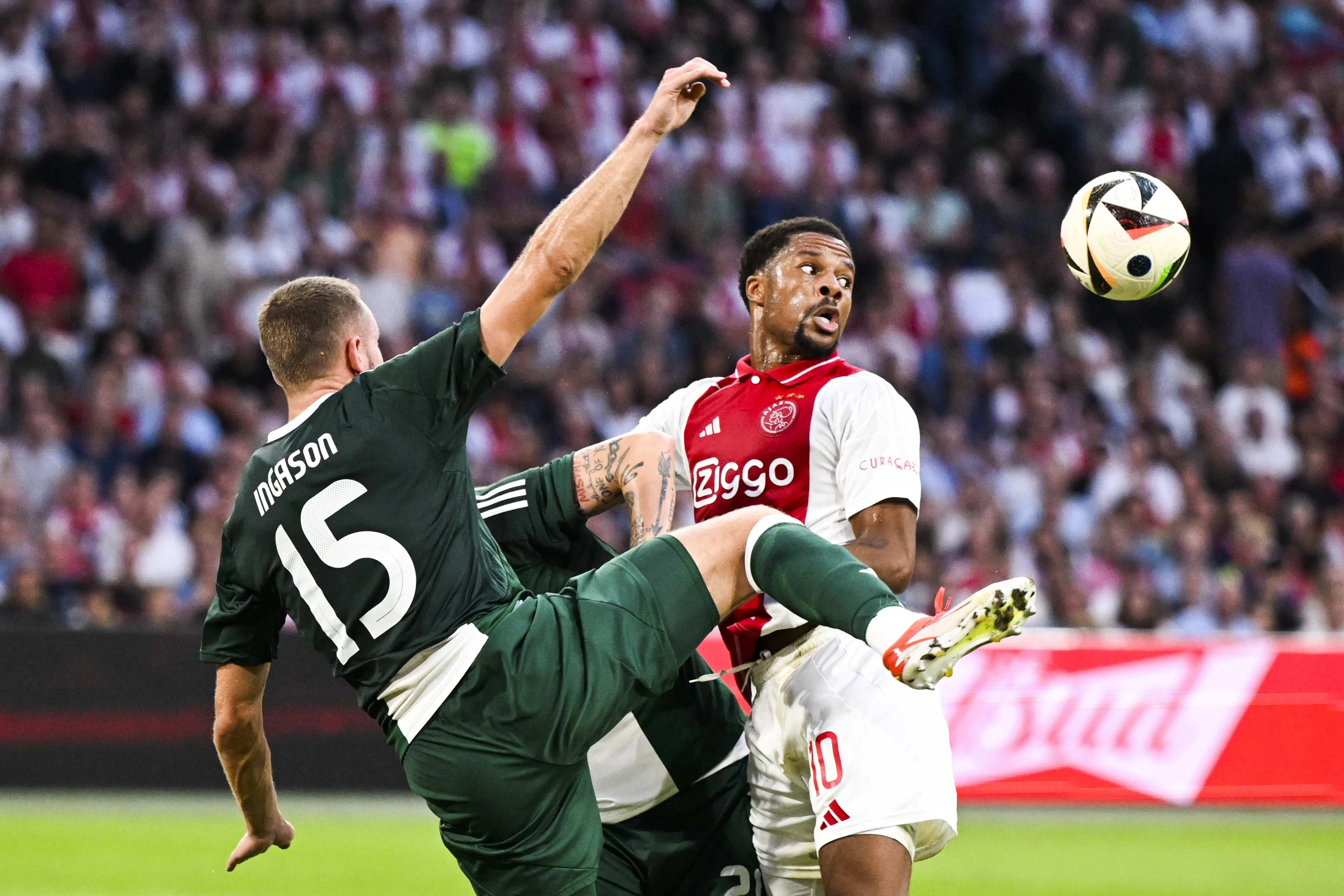 Ajax bereikt na 34 strafschoppen play-offs van Europa League