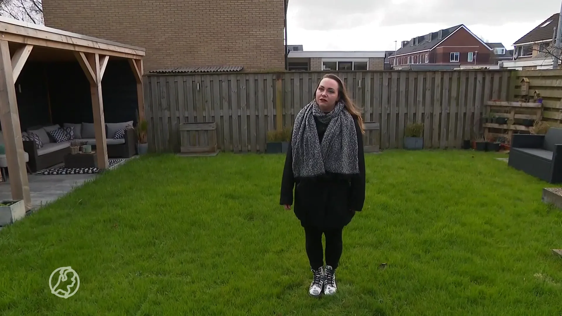 In deze hele wijk worden huizen verduurzaamd, behalve in de straat van Binie