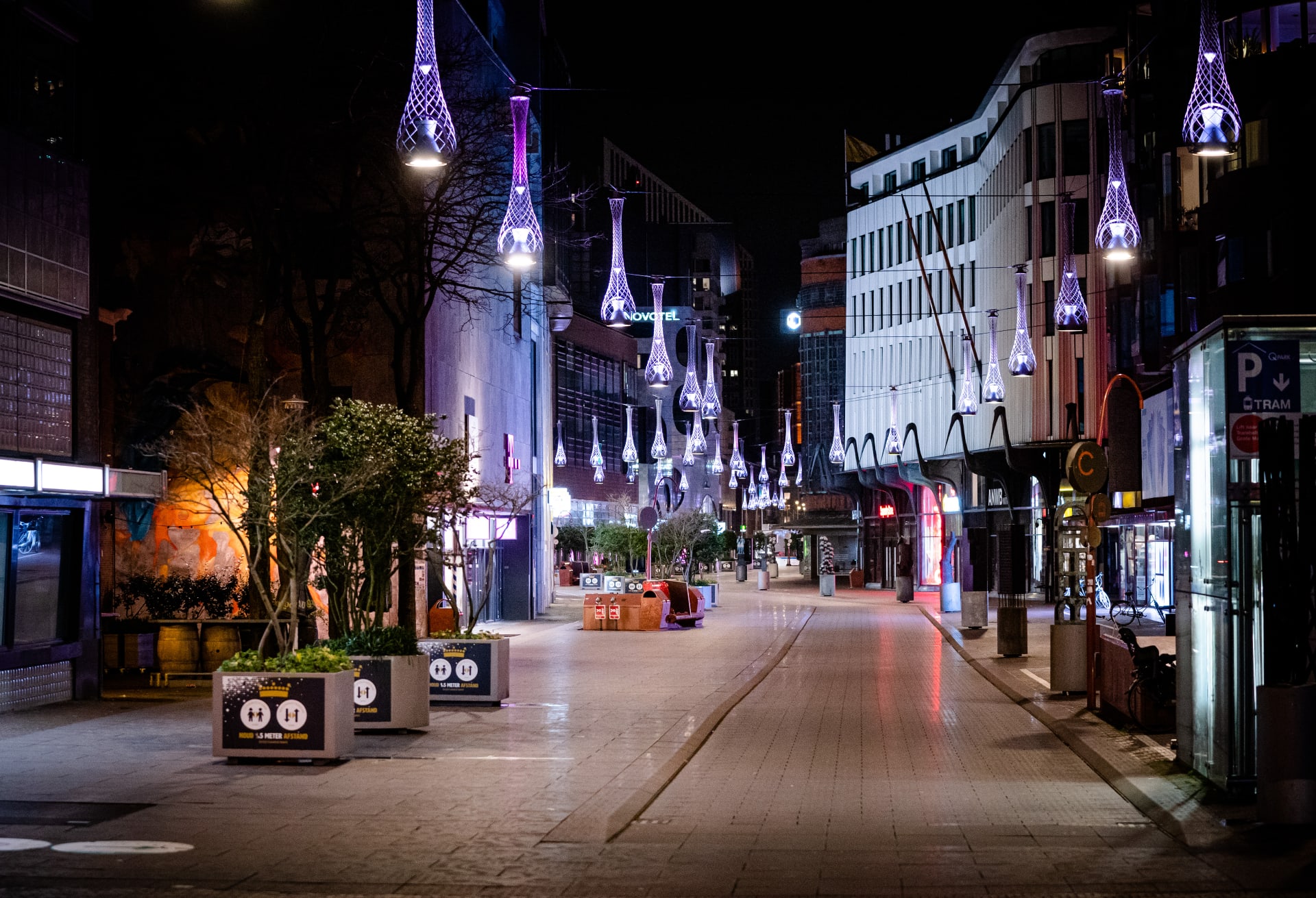 Britse coronavariant rukt sneller op dan gedacht: 'Wacht met versoepelen'