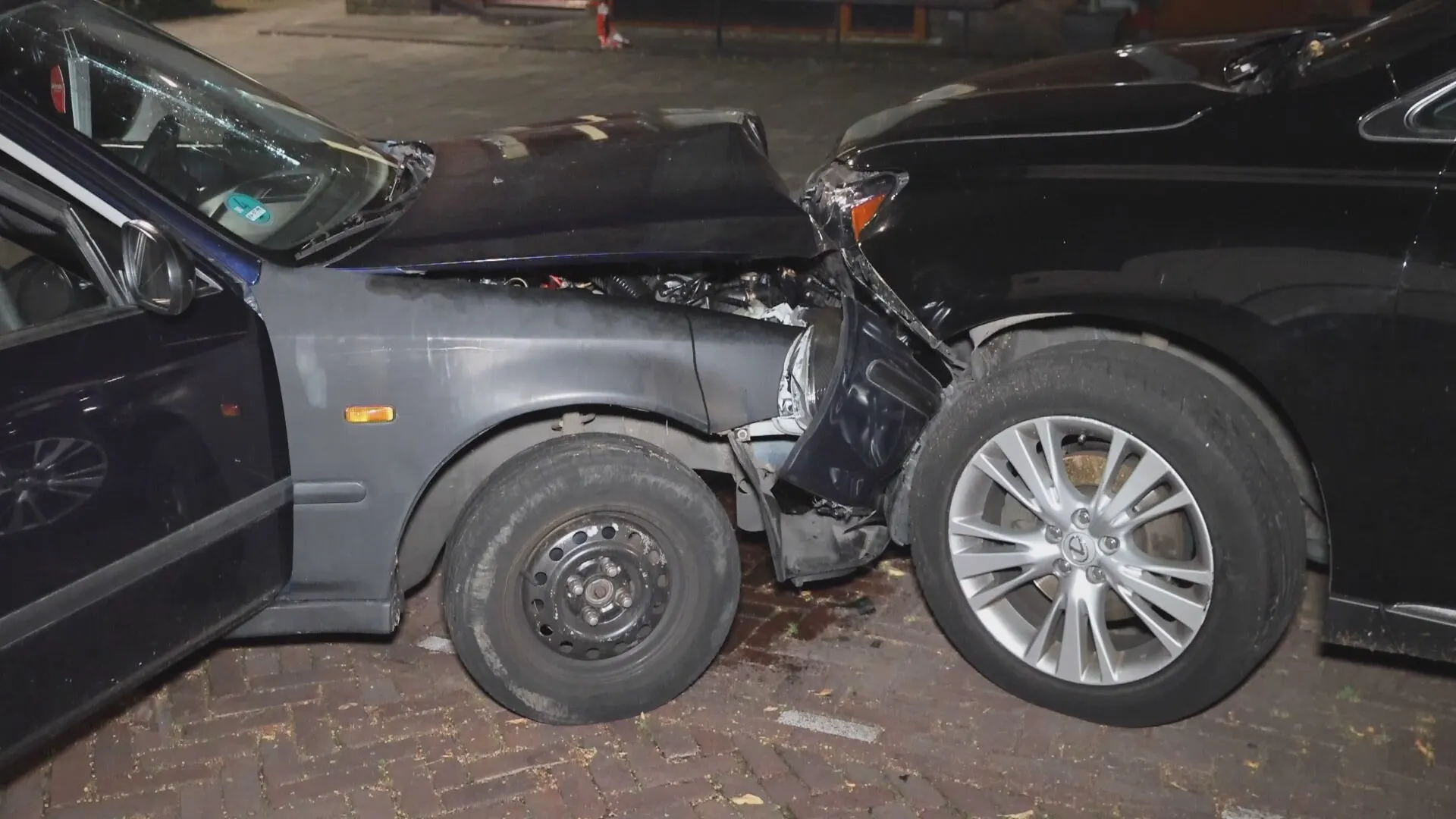Automobilist trekt spoor van vernieling door Den Haag tijdens wilde achtervolging