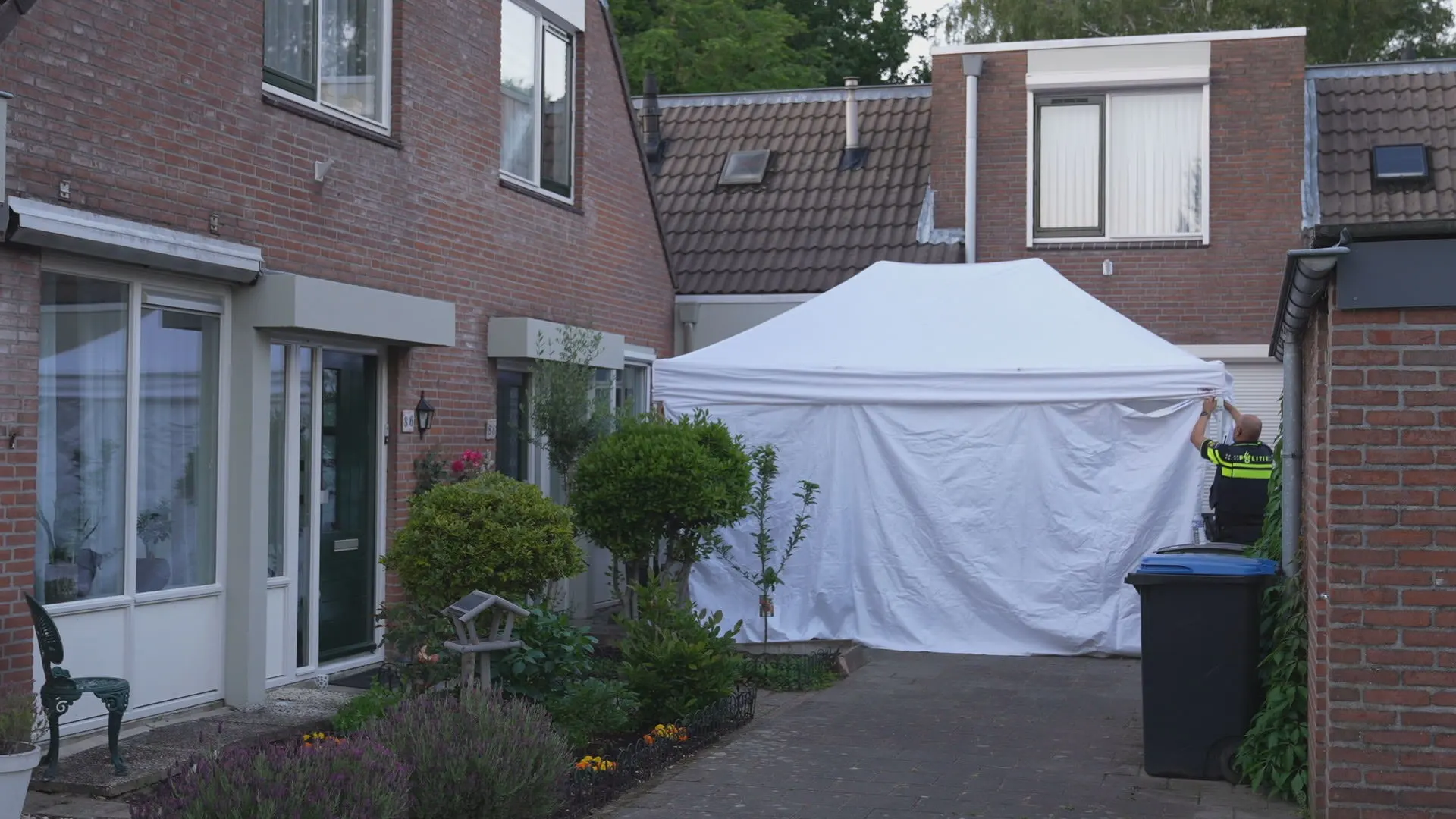 Doden in woning Den Bosch zijn moeder (64) en dochter (35)