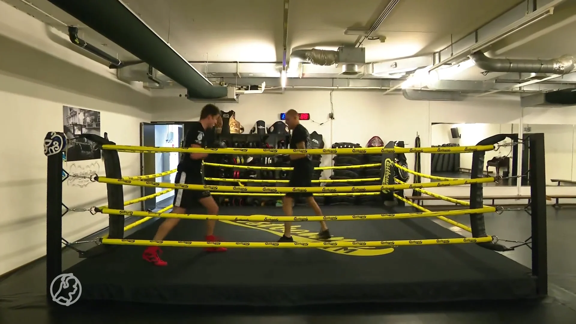 Van bokshandschoen naar schaakbord, Maarten doet aan schaakboksen (en is nog goed ook)