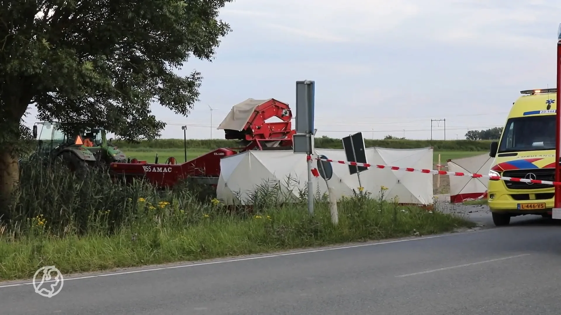 Motorrijder (31) overleden door botsing met trekker in Woensdrecht
