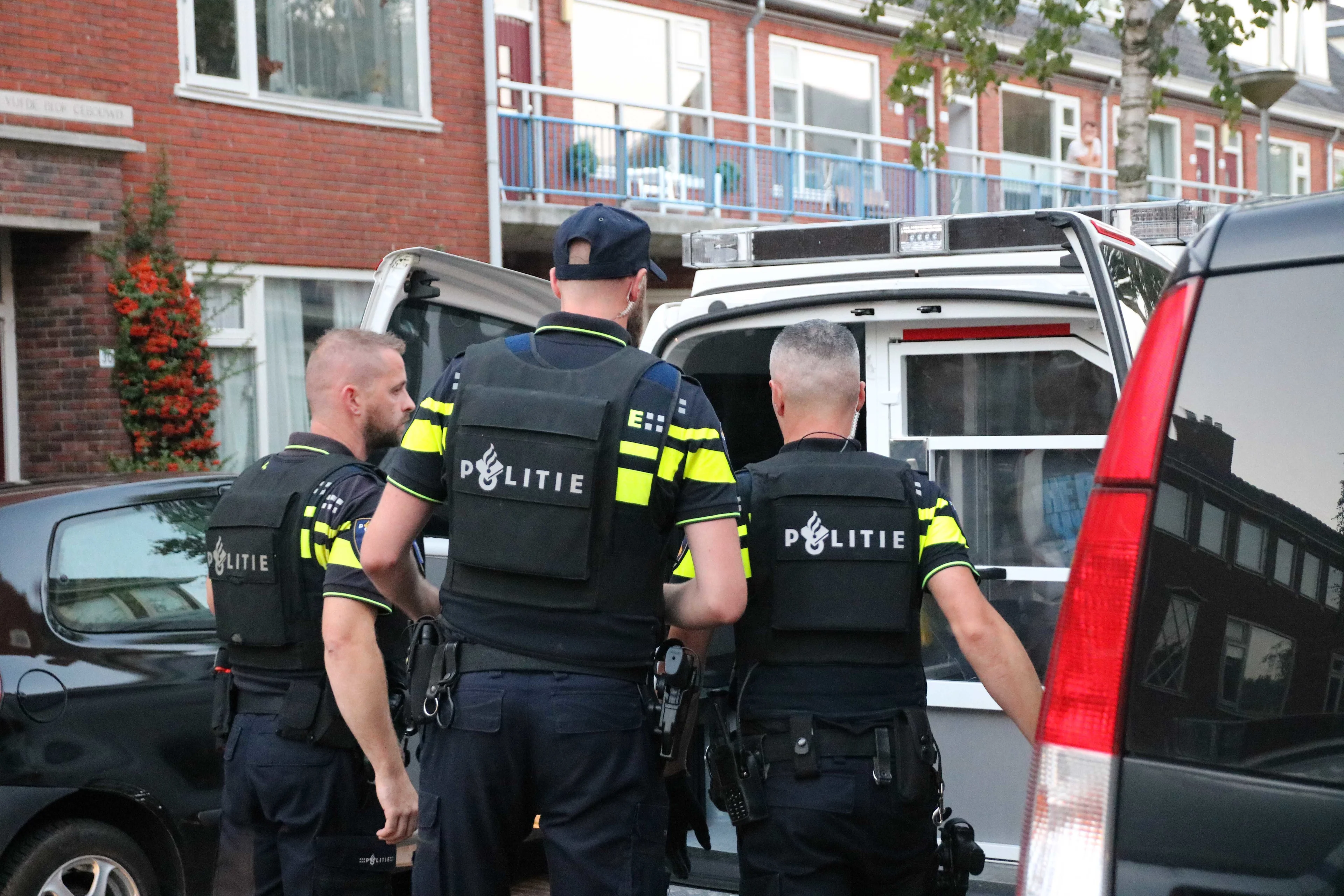 'Groot tekort aan politieagenten door coronamaatregelen, veiligheid in het geding'