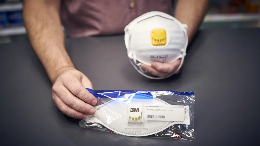 Man en vrouw probeerden ziekenhuizen op te lichten met mondkapjes