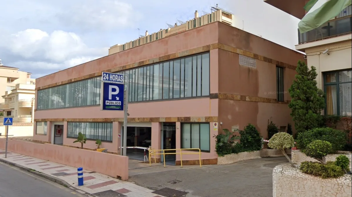 Nederlandse vader (36) overleden nadat zijn eigen huurauto hem overrijdt