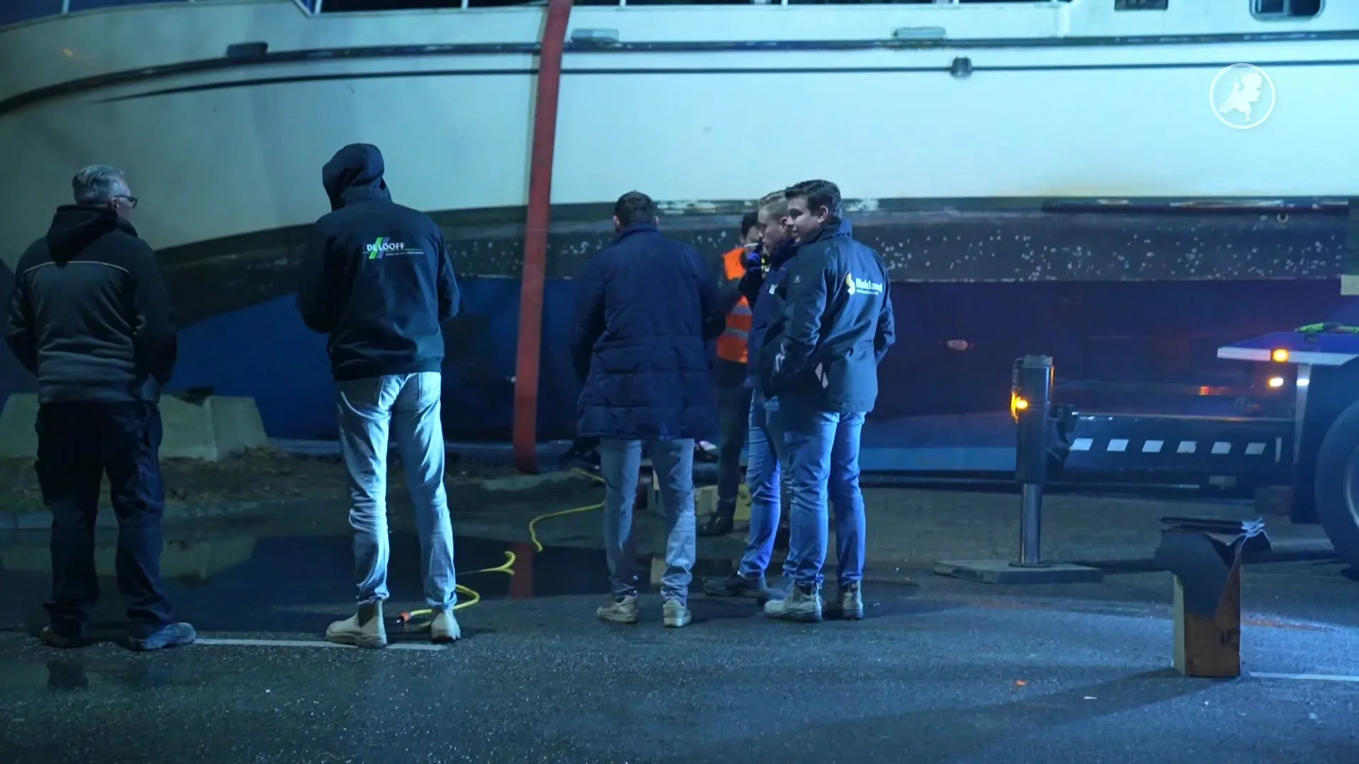 Vaarbewijs niet nodig: jacht strandt op Edisonweg