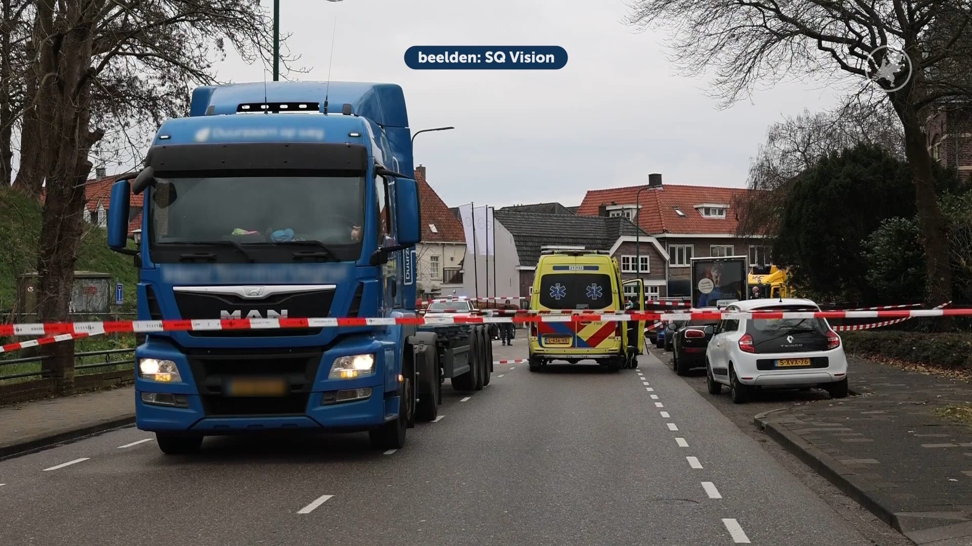 Fietser zwaargewond na aanrijding met vrachtwagen in Grave