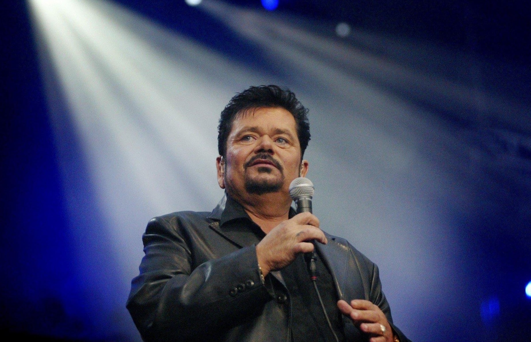 Welke Hazes-hit mag niet ontbreken in de André Hazes Top 50? Laat het ons weten!