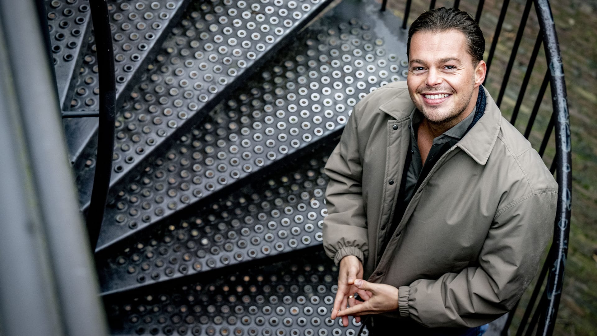 Robert van Hemert pakt deze week de Hollandse HitFlits met 'Zandloopster'