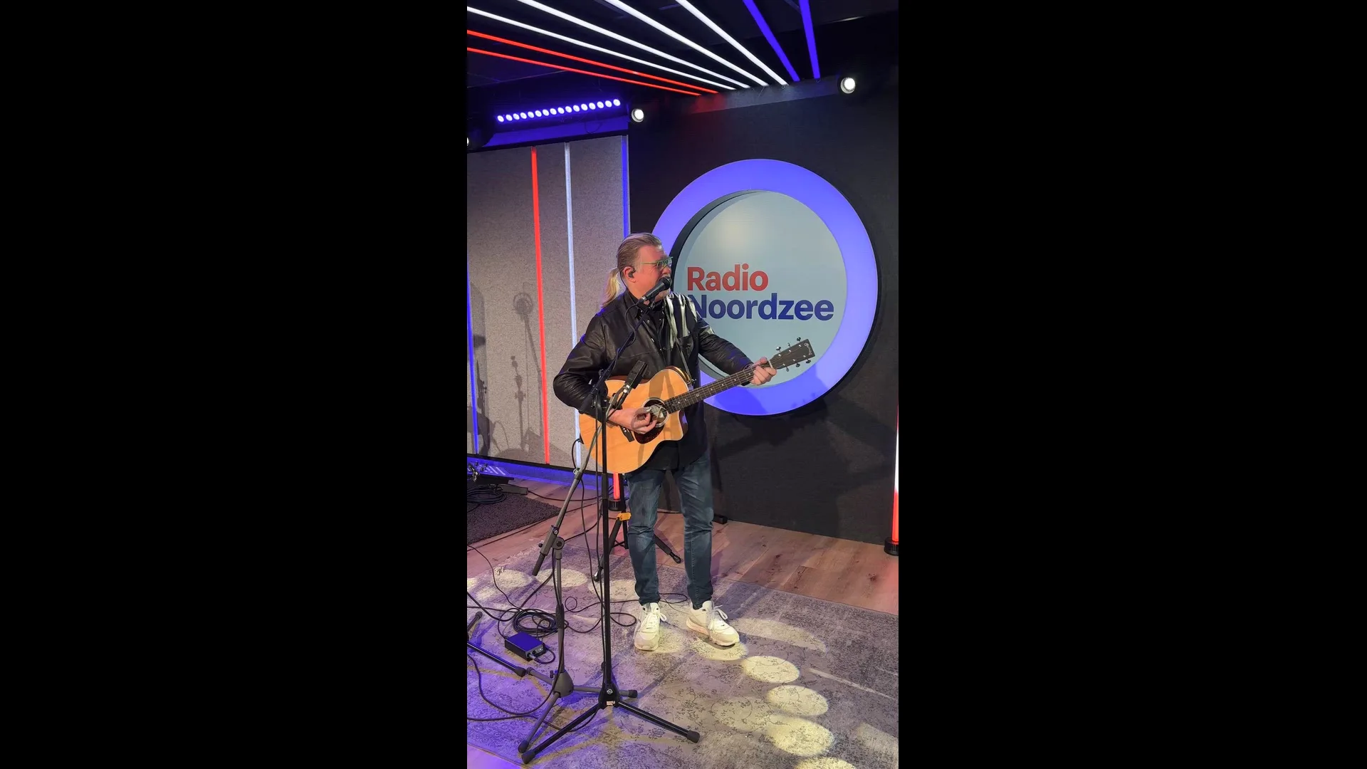 Een onvergetelijk optreden van René Karst bij Radio Noordzee