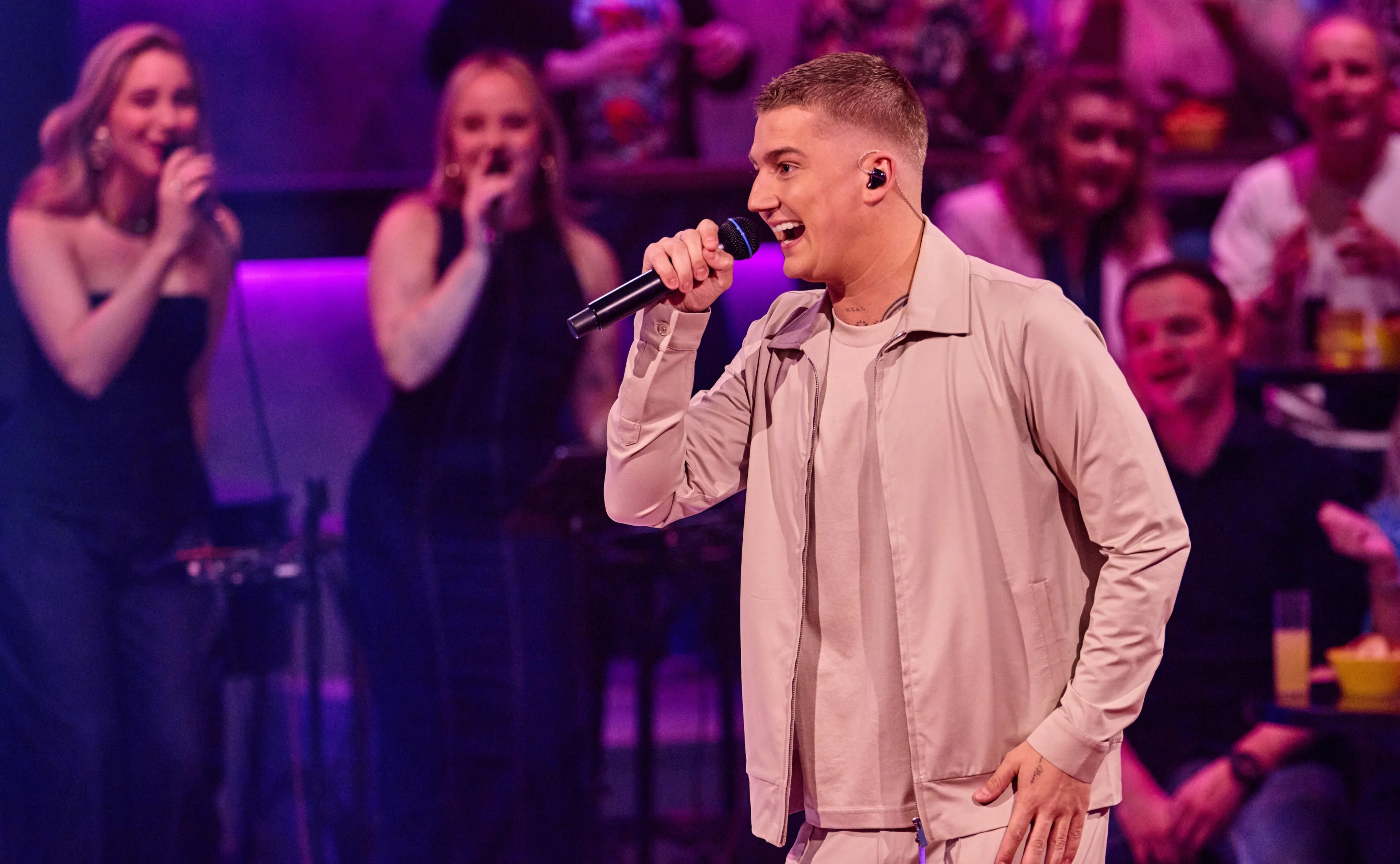 Mart Hoogkamer onthult: met déze zangeres wil hij een duet opnemen