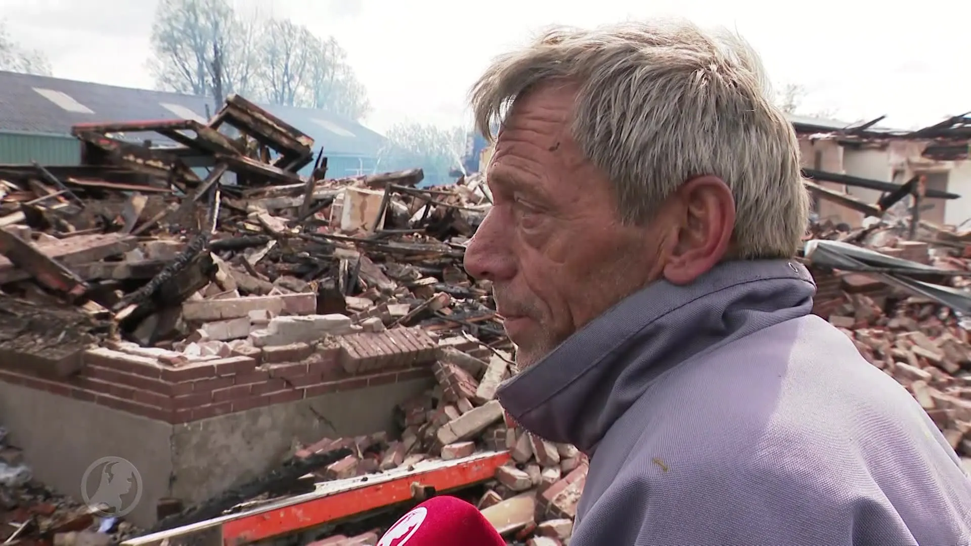 Man verliest woonboerderij en hond aan brand: 'Alles is weg'