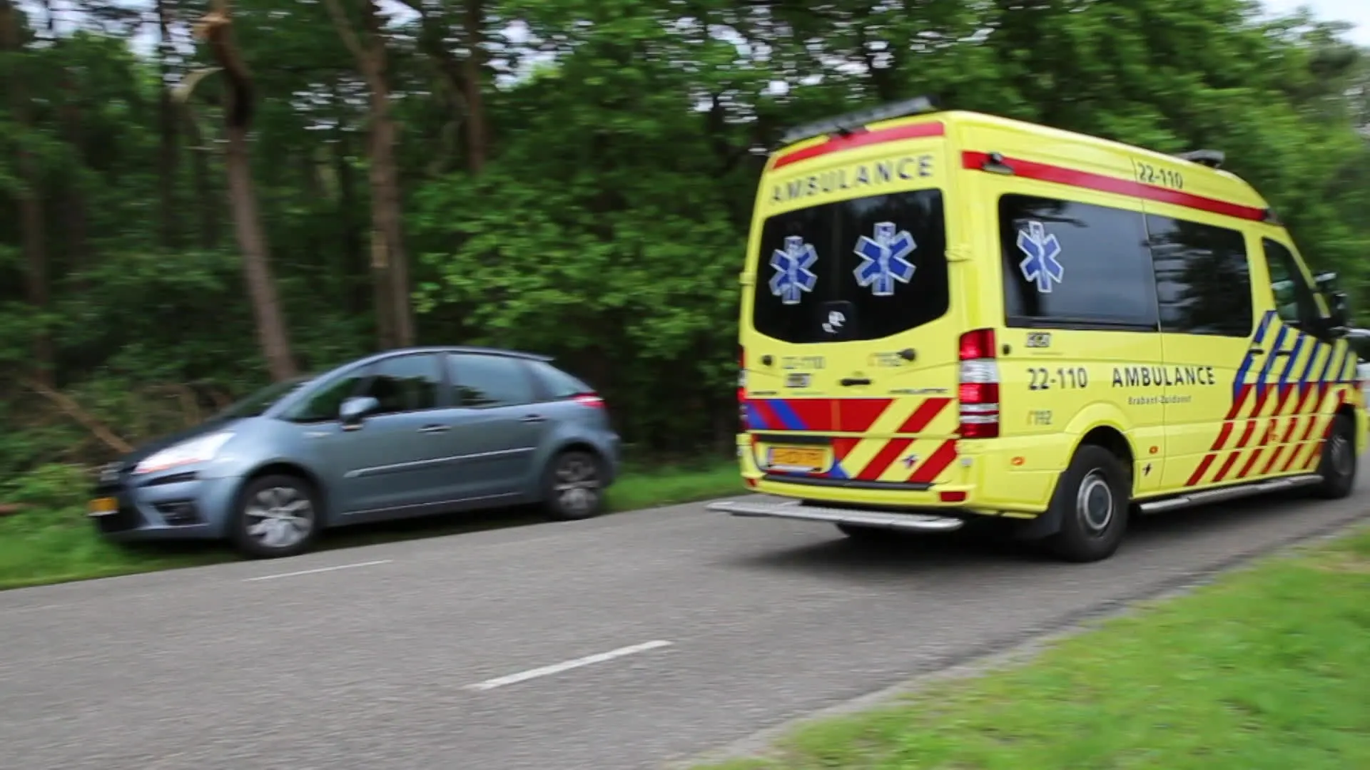 Twee motorrijders gewond bij ongeluk Hapert