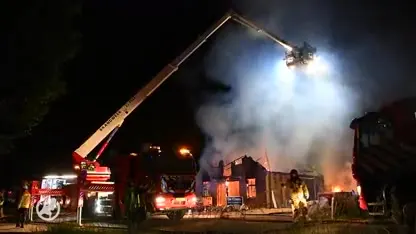 Felle brand verwoest woning in Hoogeloon