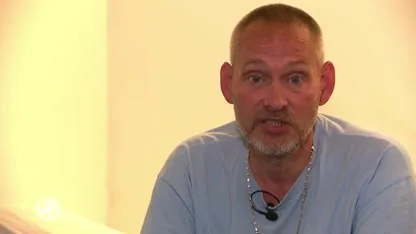 Doodzieke John leeft nog, maar woont in garagebox: 'Je hebt niets en je kunt niets'