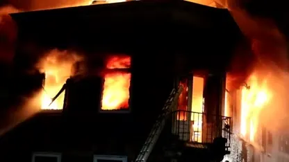 Persoon vermist na grote brand in drie woningen Hillegom