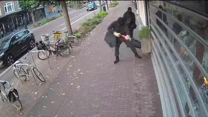 Brutale criminelen proberen 'subtiel' juwelier binnen te komen