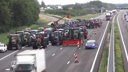 Verkeerschaos omdat boeren snelweg A1 blokkeren