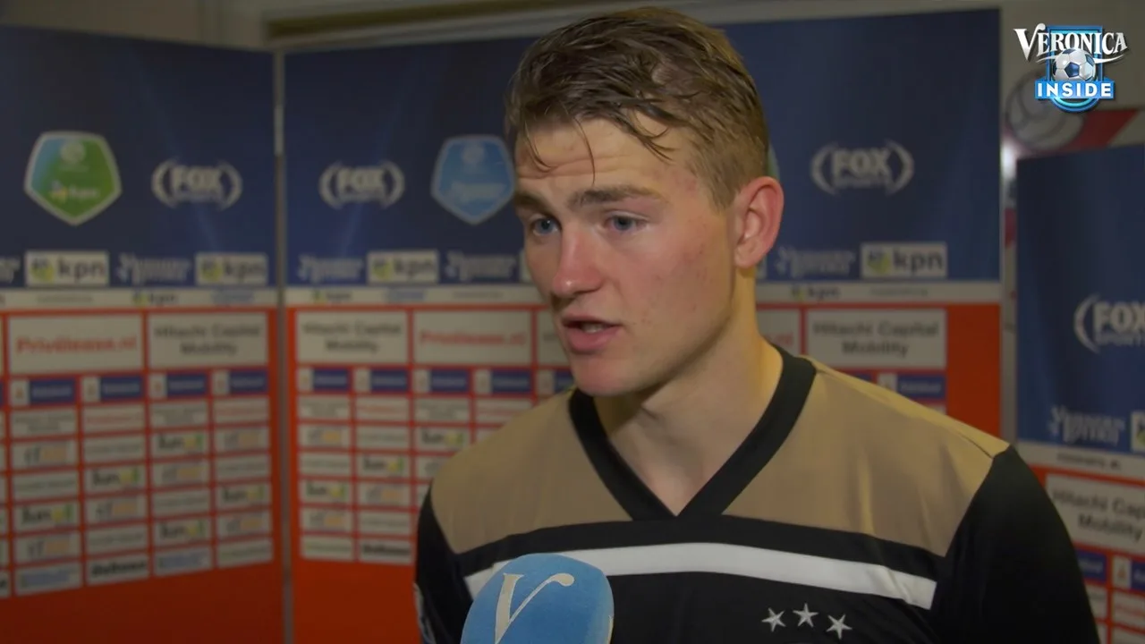 De Ligt verdedigt Scherpen: 'Gaat erom hoe je presteert'