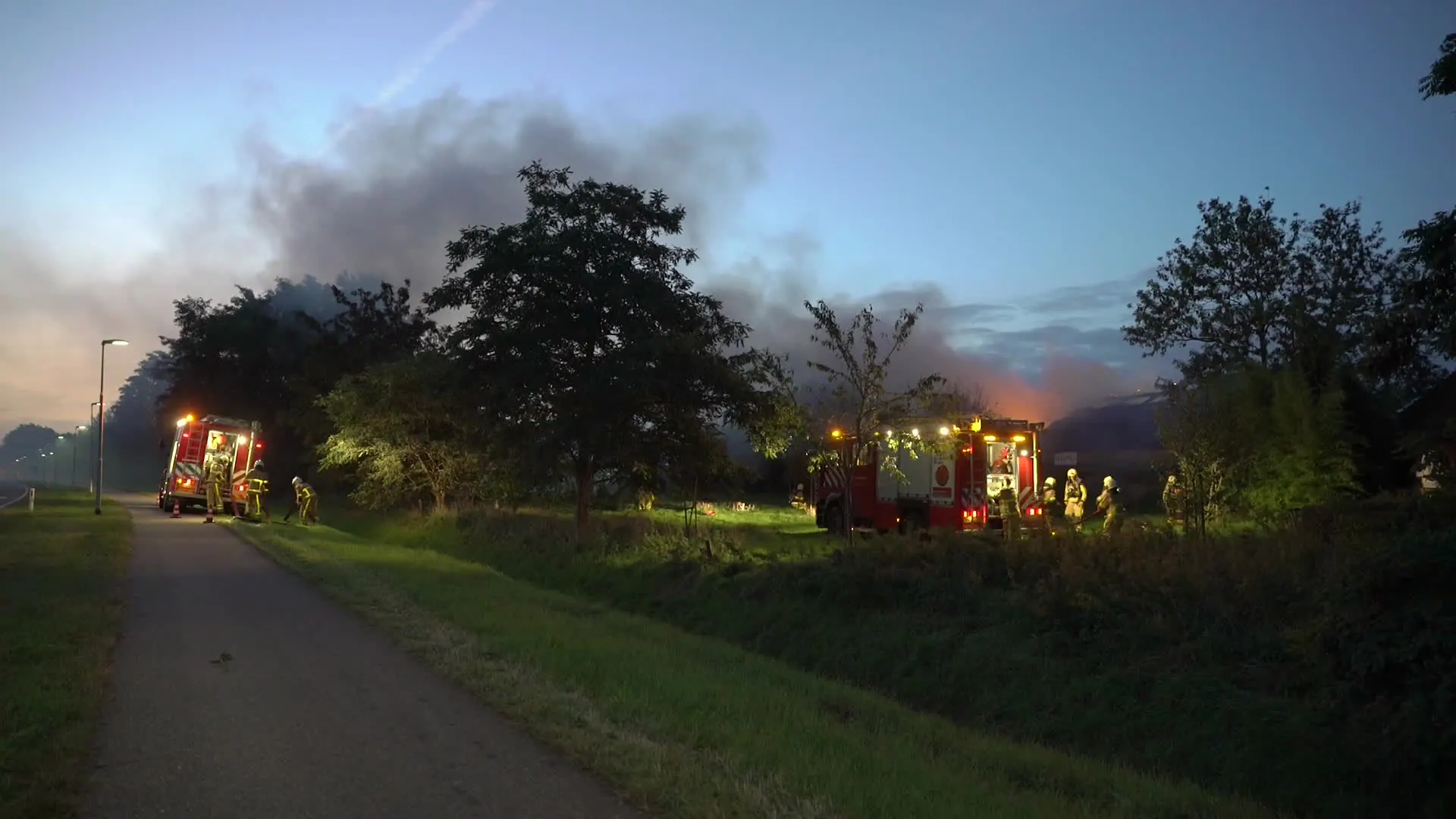 Grote schuur met groente verwoest door brand in Twello