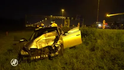 Duitse bestuurder ramt pijlwagen op A1 bij Deventer en kiest hazenpad