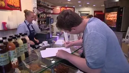 Protestmars in Capelle aan den IJssel: poelier moet blijven in winkelcentrum