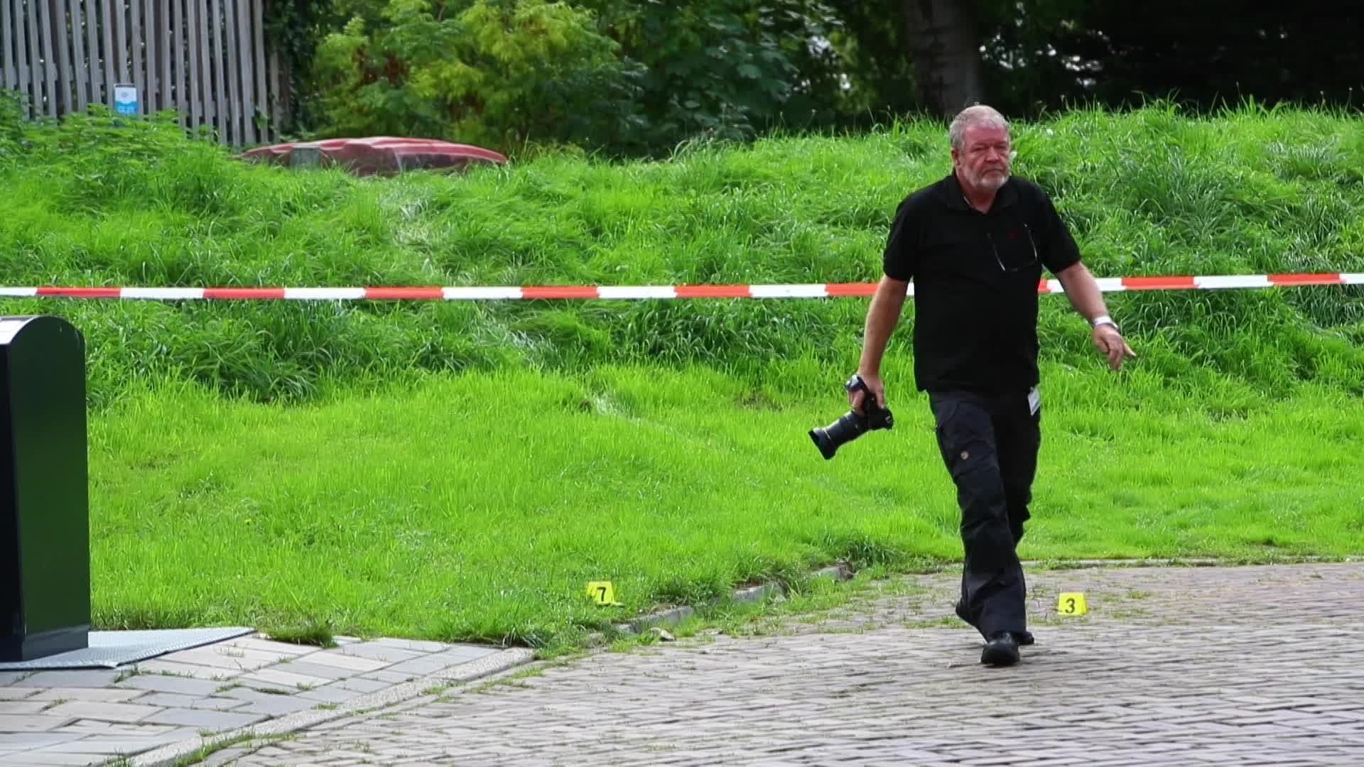 Persoon neergestoken in speeltuin na aanspreken man op drugsgebruik