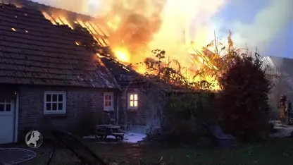 Woonboerderij in Riethoven volledig uitgebrand, bewoners gered