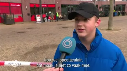 EOD onderzoekt handgranaat bij Bammy's wok in Diemen