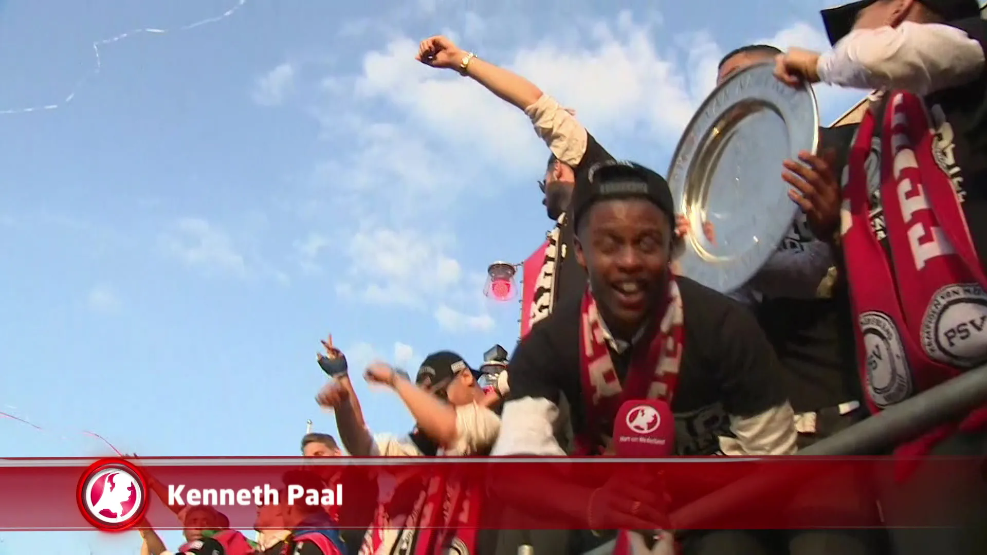 PSV showt kampioensschaal op Stadhuisplein